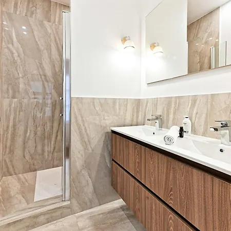 Galeries Lafayette By Prestige Apartment *
